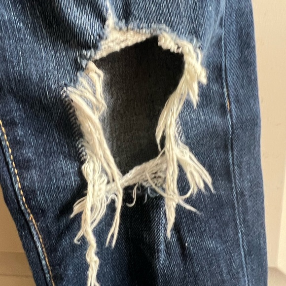 Levi’s Strauss 721 dark wash high rise skinny busted knee jeans - Picture 13 of 15